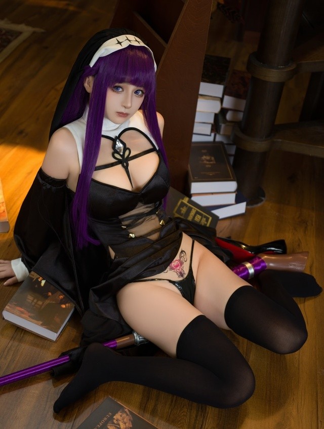 桜井宁宁cos葬送的芙莉莲黑菲伦 暗黑精灵造型神还原[88P-3.95GB]