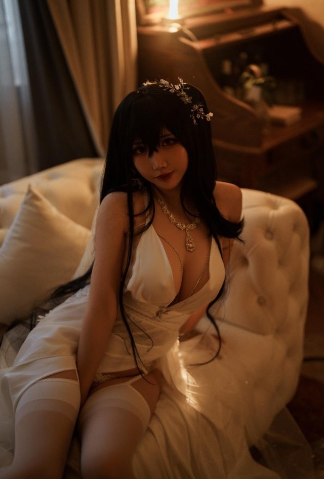 面饼仙儿《碧蓝航线》大凤婚纱COS：魅惑旗袍下的纯白誓言 [32P-466MB]