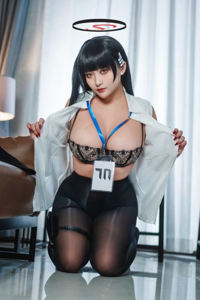 洛璃LoLiSAMA《蔚蓝档案》莉音cos：机械少女指挥官战斗实录 [72P1V-1.06GB]