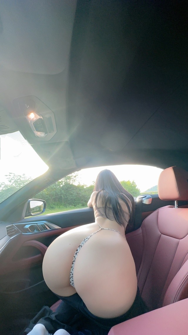 俏妞qiaoniuTT车内艳景国风cos作品解读：性感旗袍与创意场景碰撞[13P-53MB]